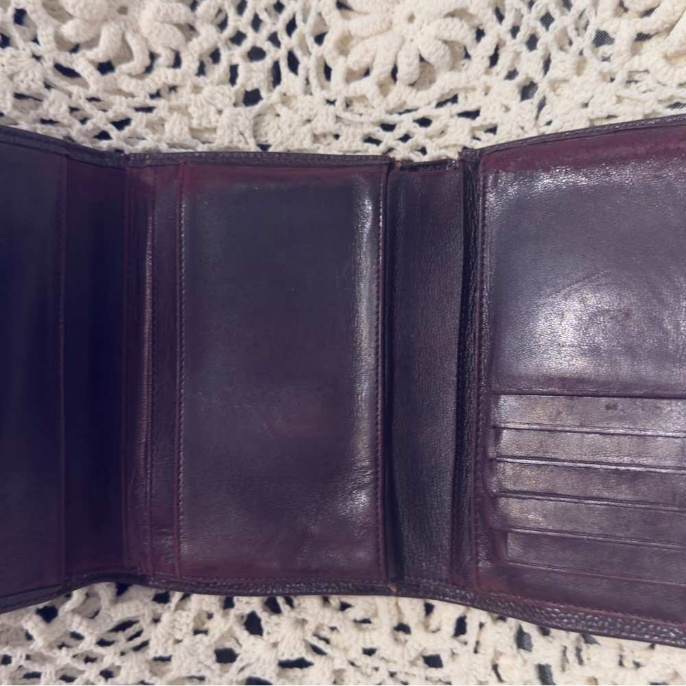 CHANEL Quilted Caviar Leather Wallet in Plum - Picture 4 of 14